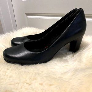 ROCKPORT Women's Total Motion Round-Toe Pumps